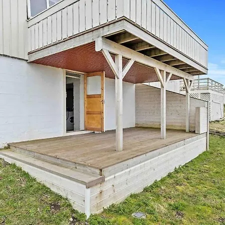 House By The Ocean With Midnight Sun View Vakantiehuis