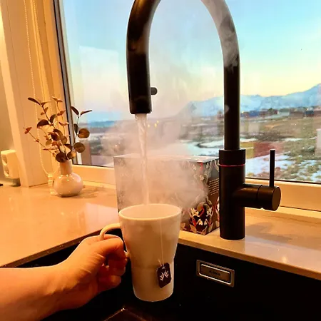 Vakantiehuis House By The Ocean With Midnight Sun View